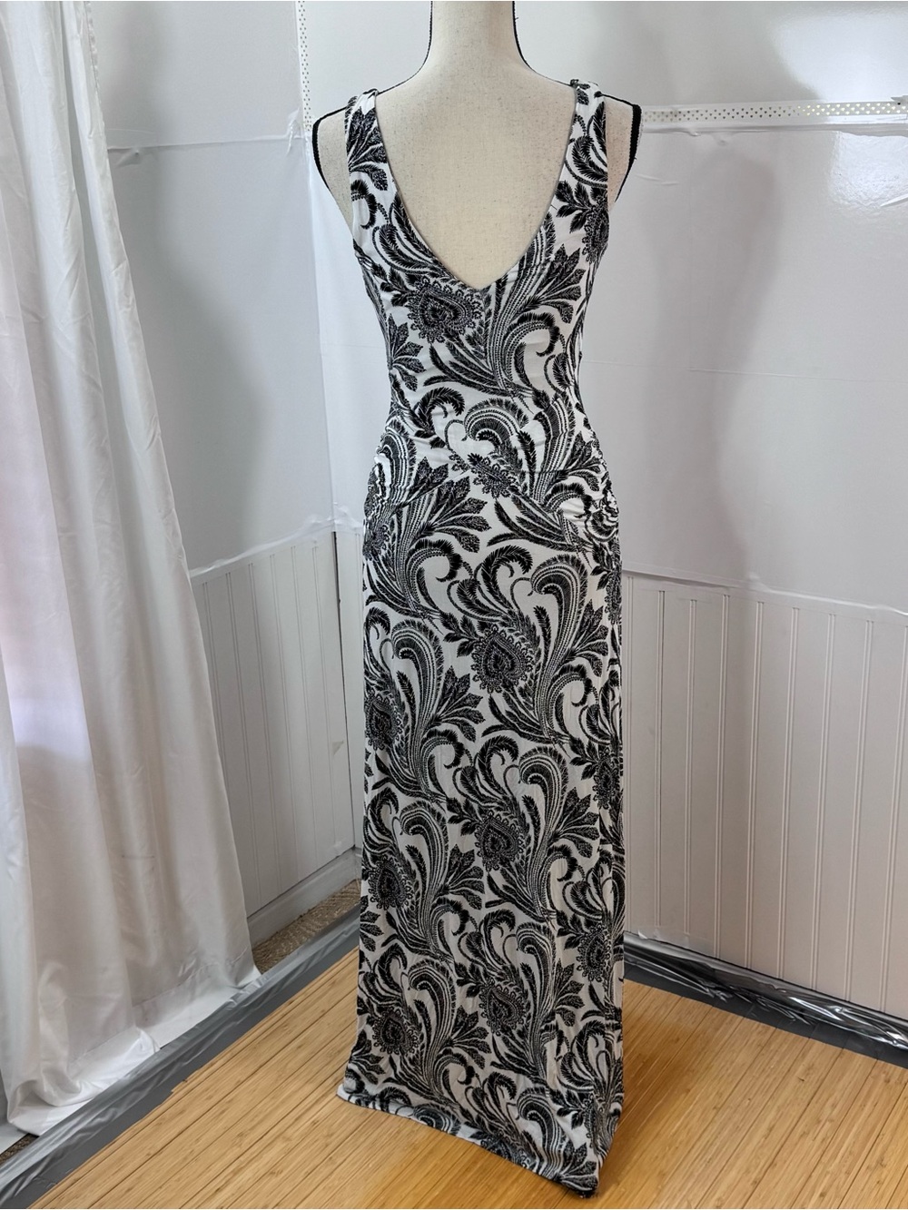 INC Black White Paisley Maxi Dress Sleeveless Boho Stretch Size Small Y2K Gown!! - Picture 2 of 6